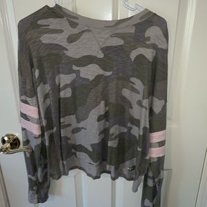 Camo hollister cropped shirt